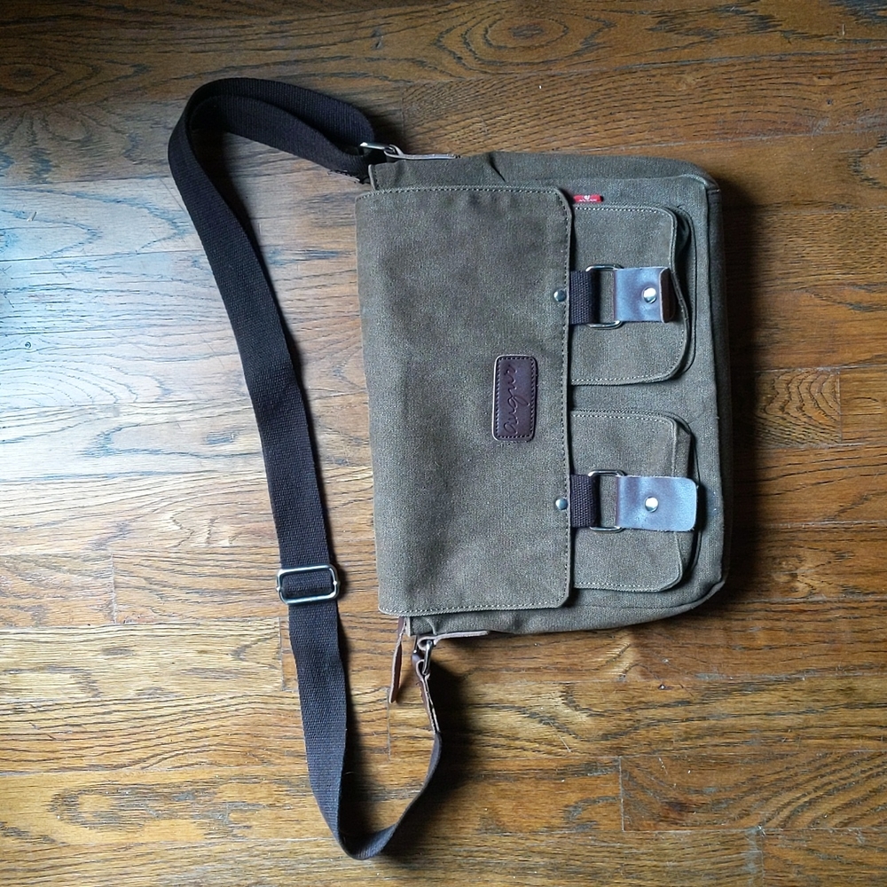 Augur Canvas Messenger Bag